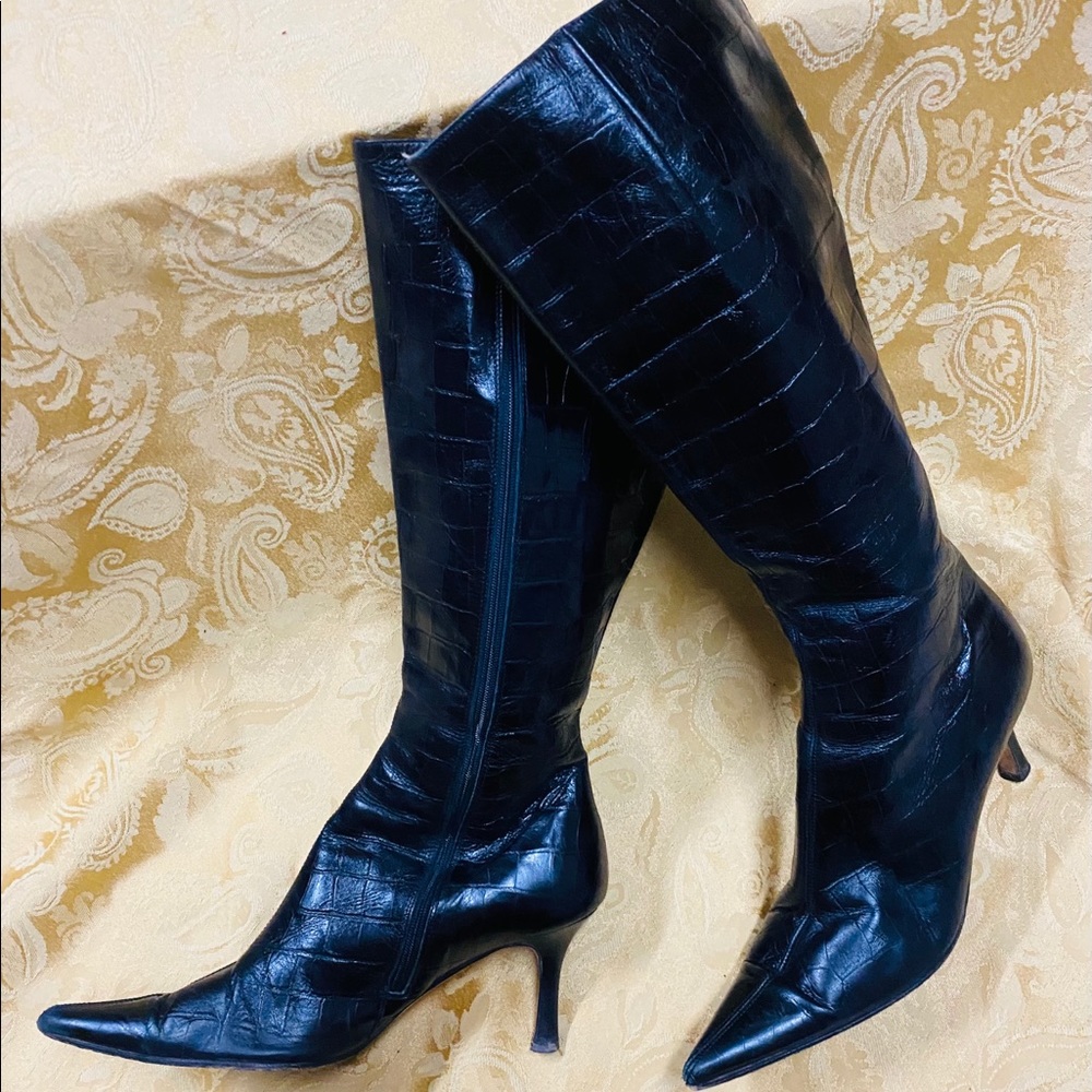 Bellofatto black leather faux croc boot, size 8.5.